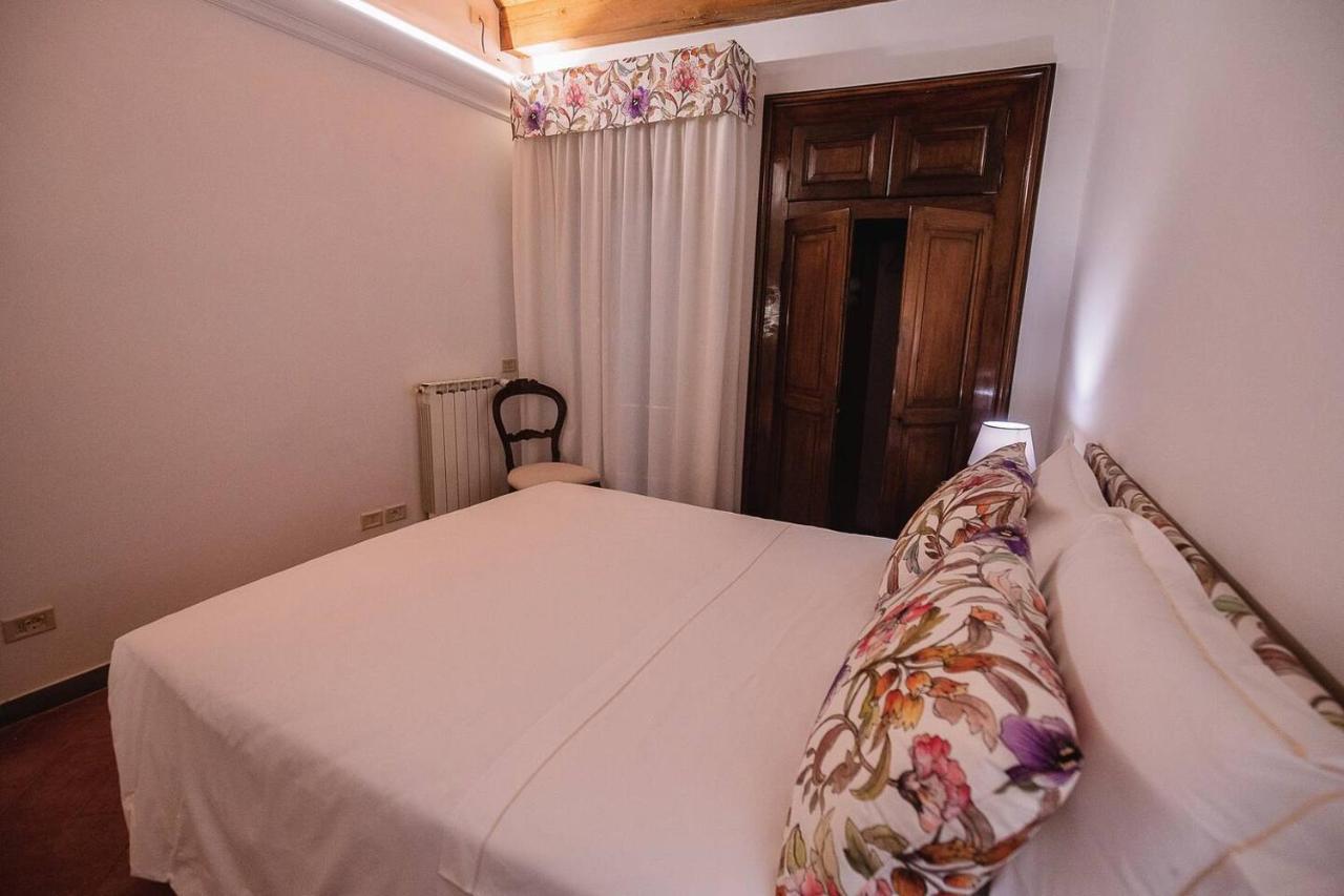 Acacia Firenze - Adelfa Apartment ภายนอก รูปภาพ