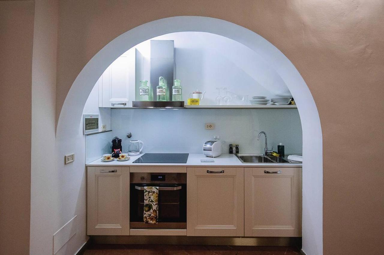 Acacia Firenze - Adelfa Apartment ภายนอก รูปภาพ