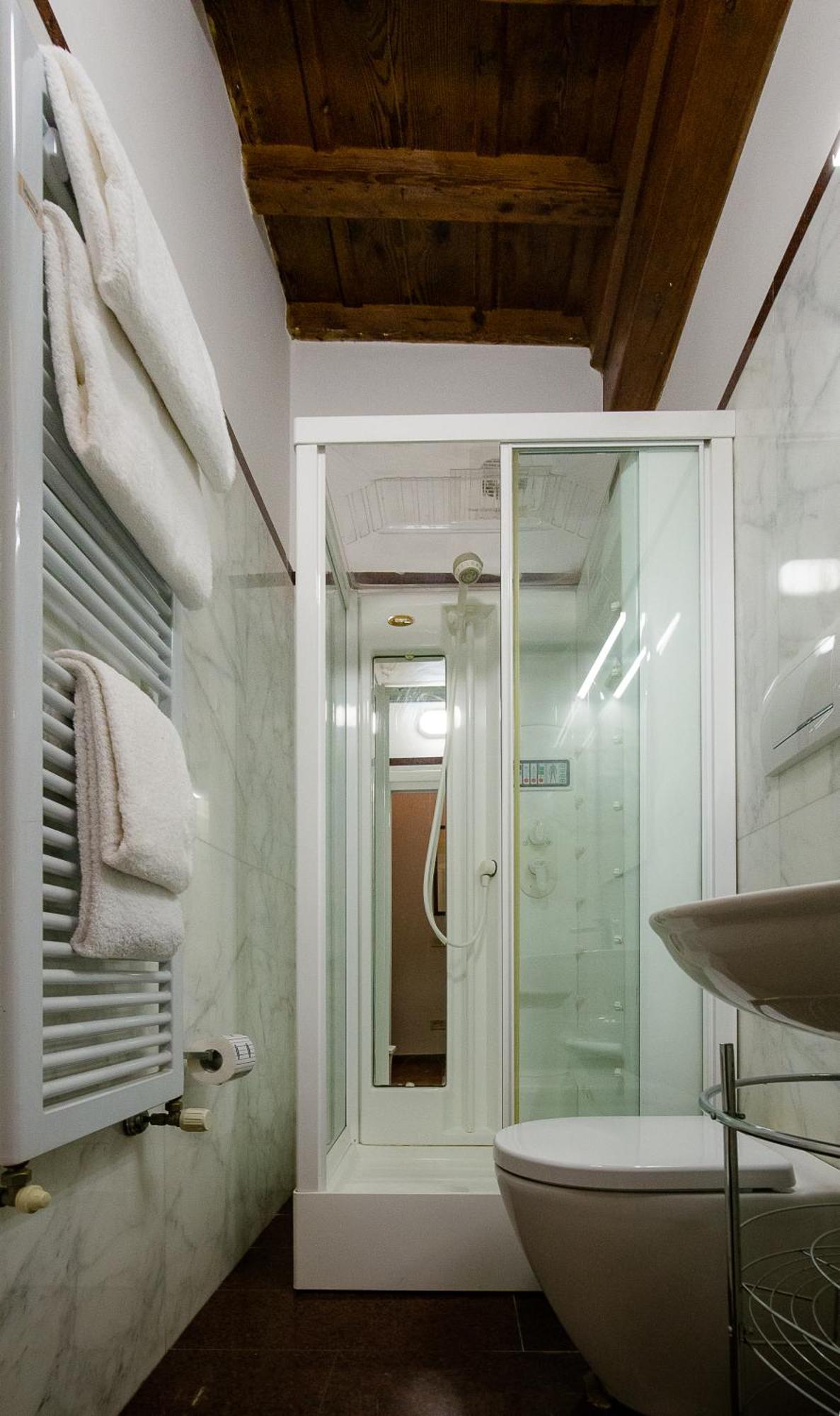 Acacia Firenze - Adelfa Apartment ภายนอก รูปภาพ